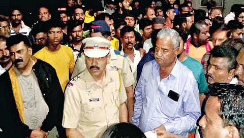 कोल्‍हापूर : नंग्या तलवारी नाचवत गुंडांची दहशत