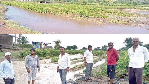 दापूर : ढगफुटीसदृश पावसामुळे अनेकांची शेती वाहून गेली. पिकांची पाहणी करताना ग्रामस्थ.