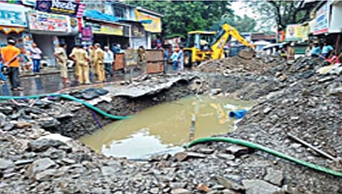 मुंबई :  पूर्व उपनगरांत पाण्याचा ठणठणाट; जलवाहिनी फुटल्याने तीन दिवस पाणीबाणी