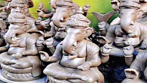 सातारा : मातीचे गणपती आता नावापुरतेच