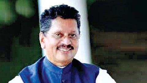 कोल्हापूर : रस्त्यांचे निकृष्ट काम करणार्‍या कंत्राटदारांकडून खर्च वसूल करणार : दीपक केसरकर