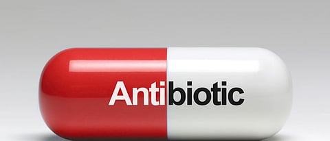 Antibiotic : कोरोना काळात विनामंजुरी अँटीबायोटीक्स औषधांचा अंदाधूंद वापर : ‘द लॅन्‍सेट’मधील संशाेधन अहवालातील माहिती