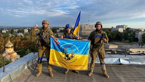 Ukraine-Russia war : अखेर रशियन सैन्य घेतय माघार! युक्रेनच्या ‘या’ प्रमुख शहरांवरचा सोडला ताबा
