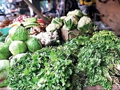 पिंपरी : कोथिंबिरीची जुडी 60 रुपयाला, पावसामुळे पालेभाज्यांचे दर गगनाला