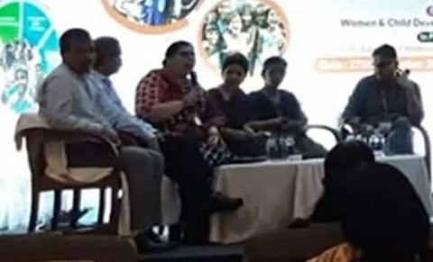 पाटणा येथे आयोजित कार्यक्रमात बोलताना आयएएस अधिकारी हरजोत कौर. 
