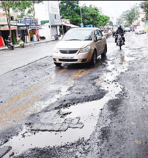 सार्वजनिक बांधकाम यंत्रणा सपशेल ’फेल’ ; अ‍ॅपवर तक्रारींचा पडला पाऊस
