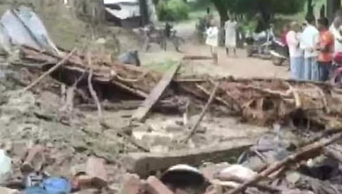 lucknow News : आर्मी एन्क्लेव्हची सीमा भिंत कोसळून 9 ठार