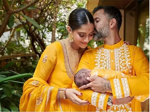 किती क्यूट आहे सोनमचा लाडका वायू!