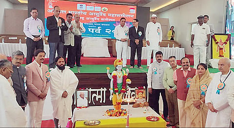 निर्भय उपचारांमुळे आयुर्वेदाचे वर्चस्व अबाधित :  पद्मश्री देवेंद्र त्रिगुणा