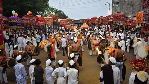 आप्पाचीवाडी येथील हालसिद्धनाथ यात्रेस प्रारंभ

