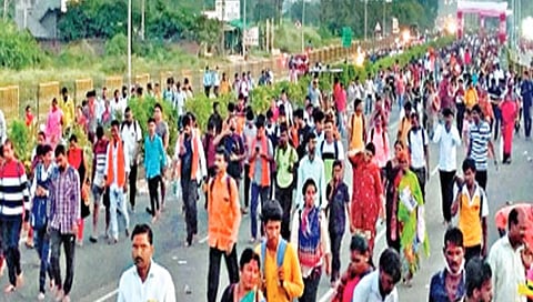 उस्मानाबाद : कोजागरी पौर्णिमेसाठी तुळजापूर गजबजले