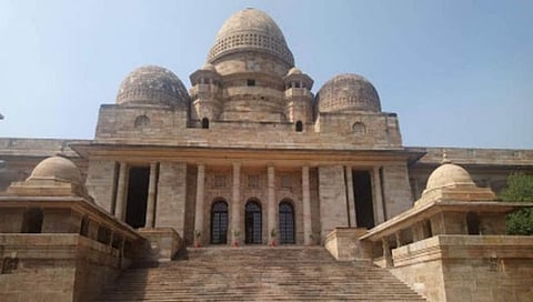 पोलीस स्‍टेशनमध्‍ये केलेले व्हिडिओ रेकॉर्डिंग गुन्‍हा ठरत नाही : मुंबई उच्‍च न्‍यायालयाचे निरीक्षण