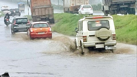 बेळगाव : पावसाचा तडाखा; जनजीवन विस्कळीत