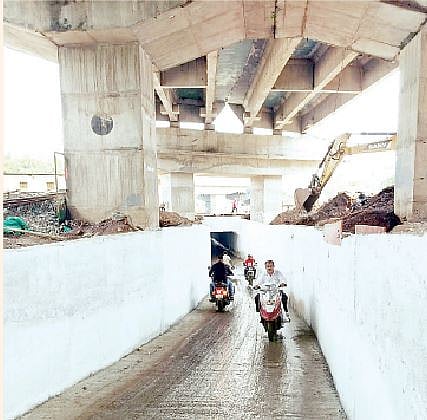 मांजरी येथील उड्डाणपुलाखालील भुयारी मार्ग शनिवारपासून खुला करण्यात आला.
