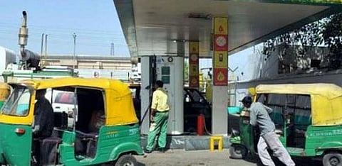 Natural Gas Prices | नैसर्गिक वायू दरात ४० टक्के वाढ, सीएनजी, पीएनजी महागणार