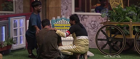 Bigg Boss Marathi season 4:  Day 1 :  पहिल्याच दिवशी घडलं असं काही की योगेशचे अश्रू अनावर झाले !