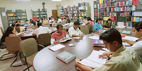 दीडशे अधिकारी घडूनही स्पर्धा परीक्षा केंद्र पडले बंद ! मनपा प्रशासनाची उदासिनता