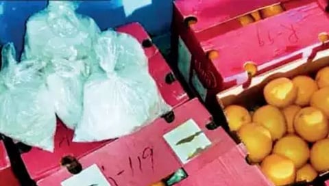 Navi Mumbai : drugs seized : मोठी कारवाई, संत्र्याच्या पेटीत लपवून तस्करी केलेले 1,476 कोटी रुपयांचे 207 किलो ड्रग्ज जप्त
