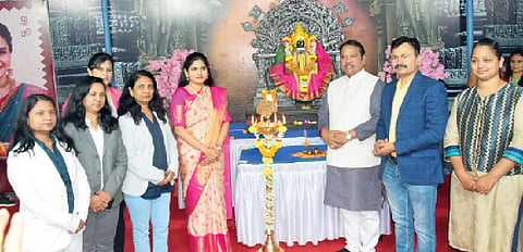 पिंपरी : पुढारी शॉपिंग अ‍ॅण्ड फूड फेस्टिव्हलचे शानदार उद्घाटन ; खरेदीसह नागरिकांनी घेतला चविष्ट पदार्थांचा आस्वाद