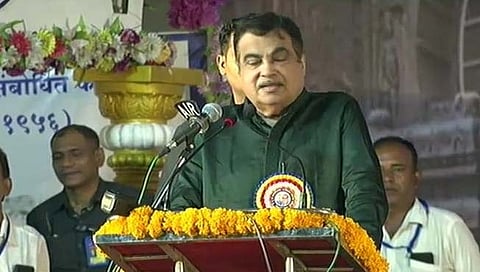 नागपूर : बुद्धांचे विचार पुस्तकात न राहाता कृतीत येण्याची गरज :  नितीन गडकरी