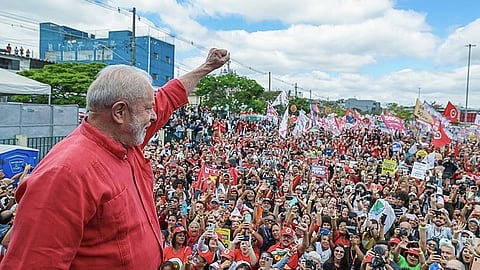 Brazil Presidential Election : लुला दा सिल्व्हा यांनी ब्राझिलमध्ये फडकवला लाल बावटा! राष्ट्रपती पदाची निवडणूक तिसऱ्यांदा जिंकली