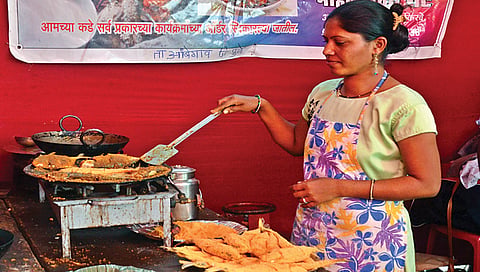 Nashik : आदिवासी खाद्य संस्कृतीची नाशिककरांना भुरळ