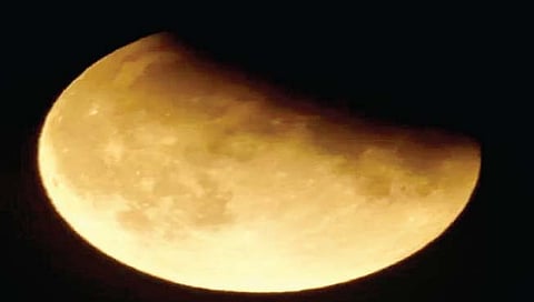 पुणे : सुटता सुटता काही मिनिटांसाठी पुण्यात दिसले ग्रहण!