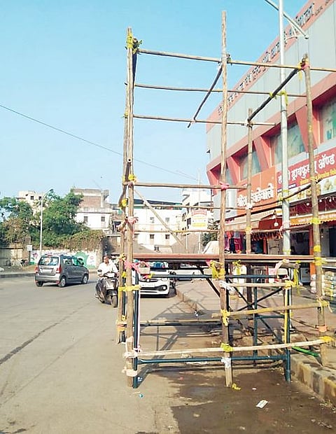 आळंदी शहरात कार्तिकी वारीची तयार जोरात सुरू असून, पोलिसांसाठी टेहळणी मनोरे उभारण्यात येत आहेत.  