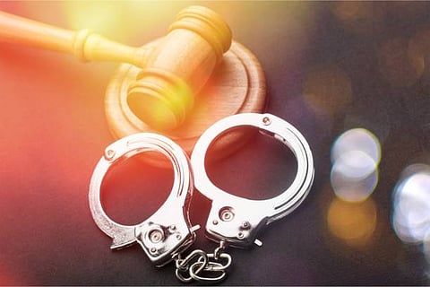 दिल्लीच्या भामट्यांचा फसवणुकीसाठी नवा फंडा; सिमकार्डद्वारे सोने, मोबाईल खरेदी-विक्री करणारे गजाआड