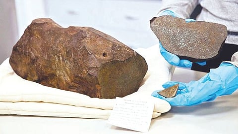 Valuable Stone : ऑस्ट्रेलियात सापडला 460 कोटी वर्षांपूर्वीचा दगड, सोन्यापेक्षाही अत्‍यंत मौल्यवान