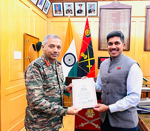 पुणे : युवा उद्योजक पुनीत बालन यांचा भारतीय सैन्य दलाकडून विशेष गौरव