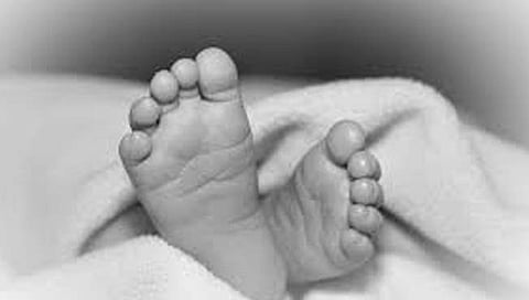 कर्जत : मातीच्या ढिगार्‍याखाली दबून बालकाचा मृत्यू; बोगदा करणे  बेतले जीवावर