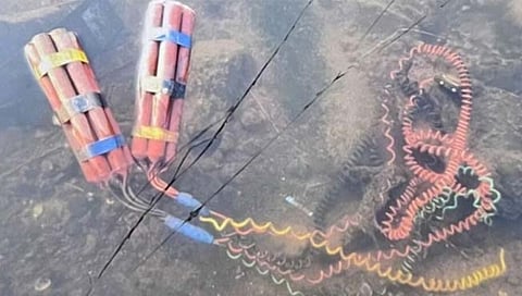 नदीपात्रात स्फोटके 