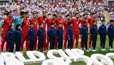 FIFA WC Iran Vs England : हिजाब विरोधी आंदोलन वर्ल्डकपच्या मैदानात; इराणच्या खेळाडूंकडून सरकारचा निषेध