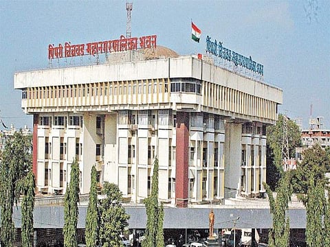 पिंपरी : भ्रष्ट अधिकार्‍यांवर कारवाईसाठी मुख्यमंत्र्यांकडे तक्रार