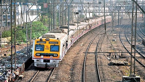 Christmas 2022 : ख्रिसमसनिमित्त मध्य रेल्वे चालवणार विशेष गाड्या