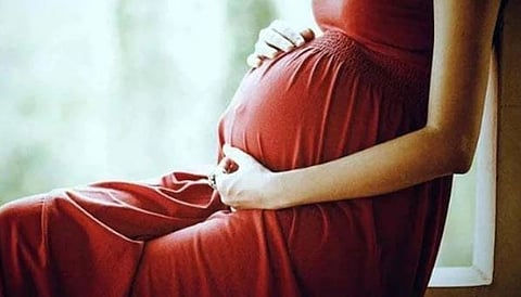 Kerala High Court | मुलाला जन्म देणे अथवा गर्भपात हा स्त्रीचा व्यक्तिगत हक्क : हायकोर्ट