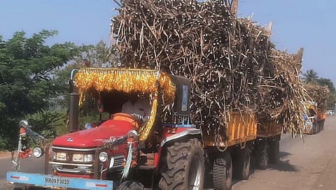 कोल्‍हापूर : ऊस वाहतूकदार ट्रॅक्टर चालकांना प्रशासनाने शिस्‍त लावण्याची गरज