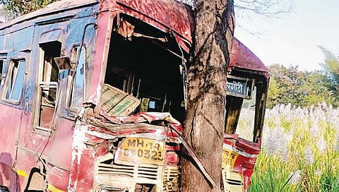 उत्तूरजवळ अपघातात सत्तावीस जखमी