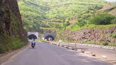सातारा-पुणे जुन्या कात्रज घाटात एकेरी वाहतूक