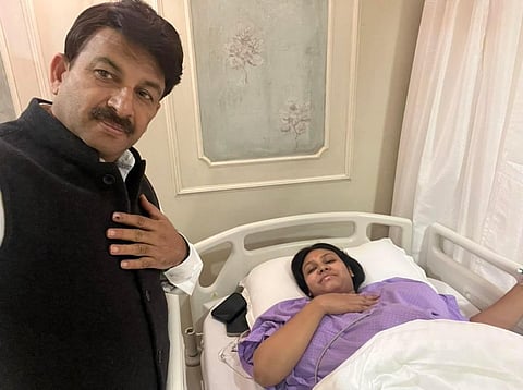 manoj tiwari with wife 