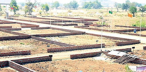 तळेगाव ढमढेरे : लाटलेल्या जमिनीवर झाली गुंठेवारी; पुनर्वसनाच्या जमिनी अल्प दरात घेतल्या ताब्यात