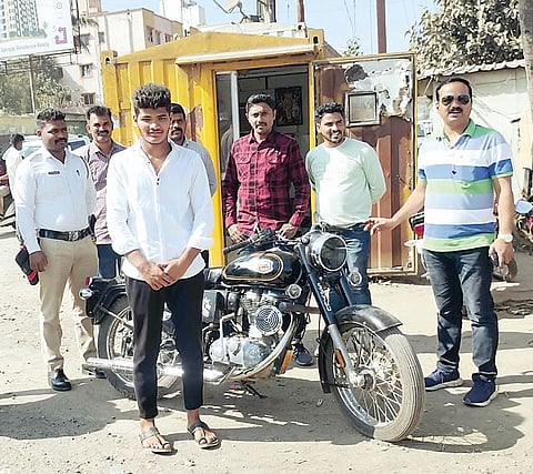 पौड : फटाके वाजविणार्‍या ‘बुलेट’ थेट होताहेत जप्त; रोडरोमिओंवर पोलिसांची कारवाई