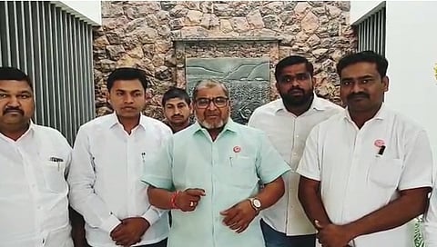 नाशिक : बिऱ्हाड मोर्चा काढून आंदोलनात सहभागी होण्याचे आवाहन करताना स्वाभिमानी शेतकरी संघटनेचे अध्यक्ष राजू शेट्टी. 