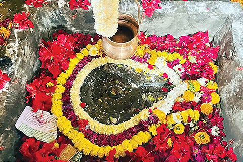 मुळशीतील सौंदर्यरत्न कैलासगडावरील शिवमंदिराचा जीर्णोद्धार