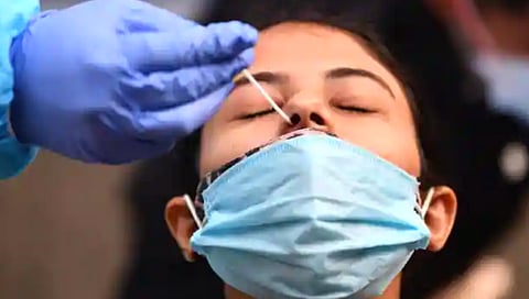 पैसे मोजा अन् नाकावाटे घ्या लस! दोन डोस घेतलेल्यांना बूस्टर डोसही नाकावाटे घेण्याचा पर्याय