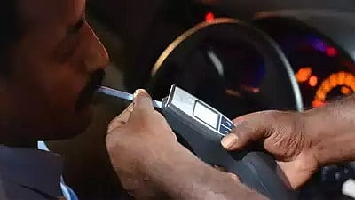 तळीरामांनो जरा जपून! नाही तर नवीन वर्षात थेट….  ‘यूज अँड थ्रो’ पाईपने होणार तपासणी