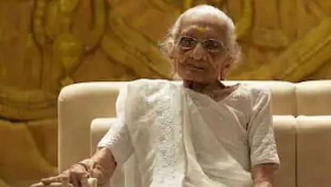 पाकिस्तानचे पंतप्रधान शाहबाज शरीफ यांनी पीएम मोदींच्या मातोश्रींना ट्विट करत वाहिली श्रद्धांजली