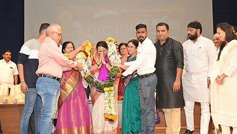 वादग्रस्‍त विधान करणार्‍यांचा समाचार घेतलाच पाहिजे : डॉ. नीलम गोर्‍हे