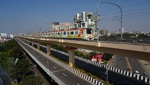 मेट्रोचा 'डबल डेकर व्हायाडक्ट